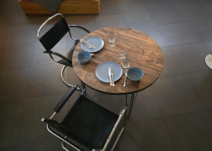 Luftiges Upcycling Studio im EG - Zentral
